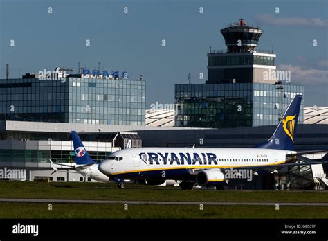 fr ryanair prague airport.